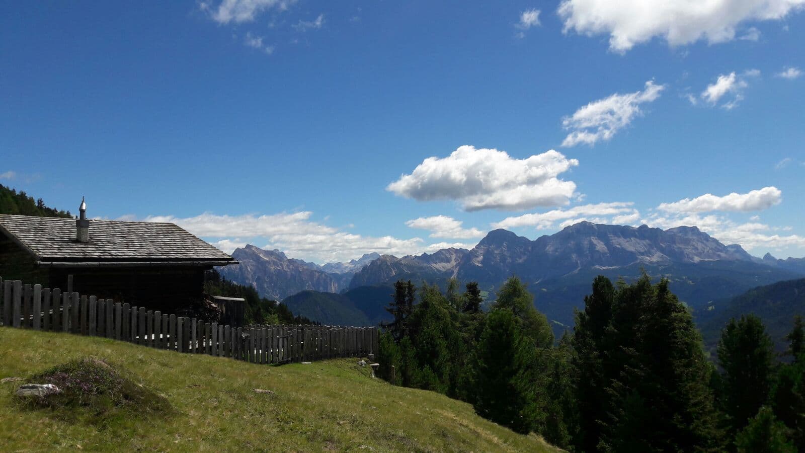 Trekking con panorama spettacolare